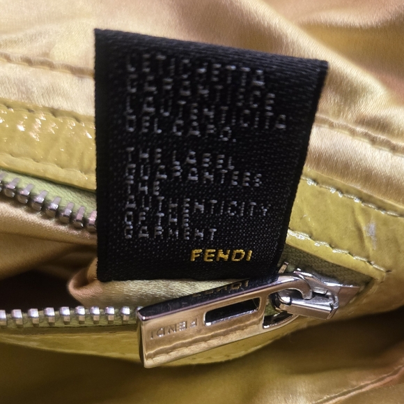 ๐ซ SOLD ๐ซ Fendi โจ๏ธ ULTRA RARE โจ๏ธ Beaded Crystal Baguette - Picture 5 of 13